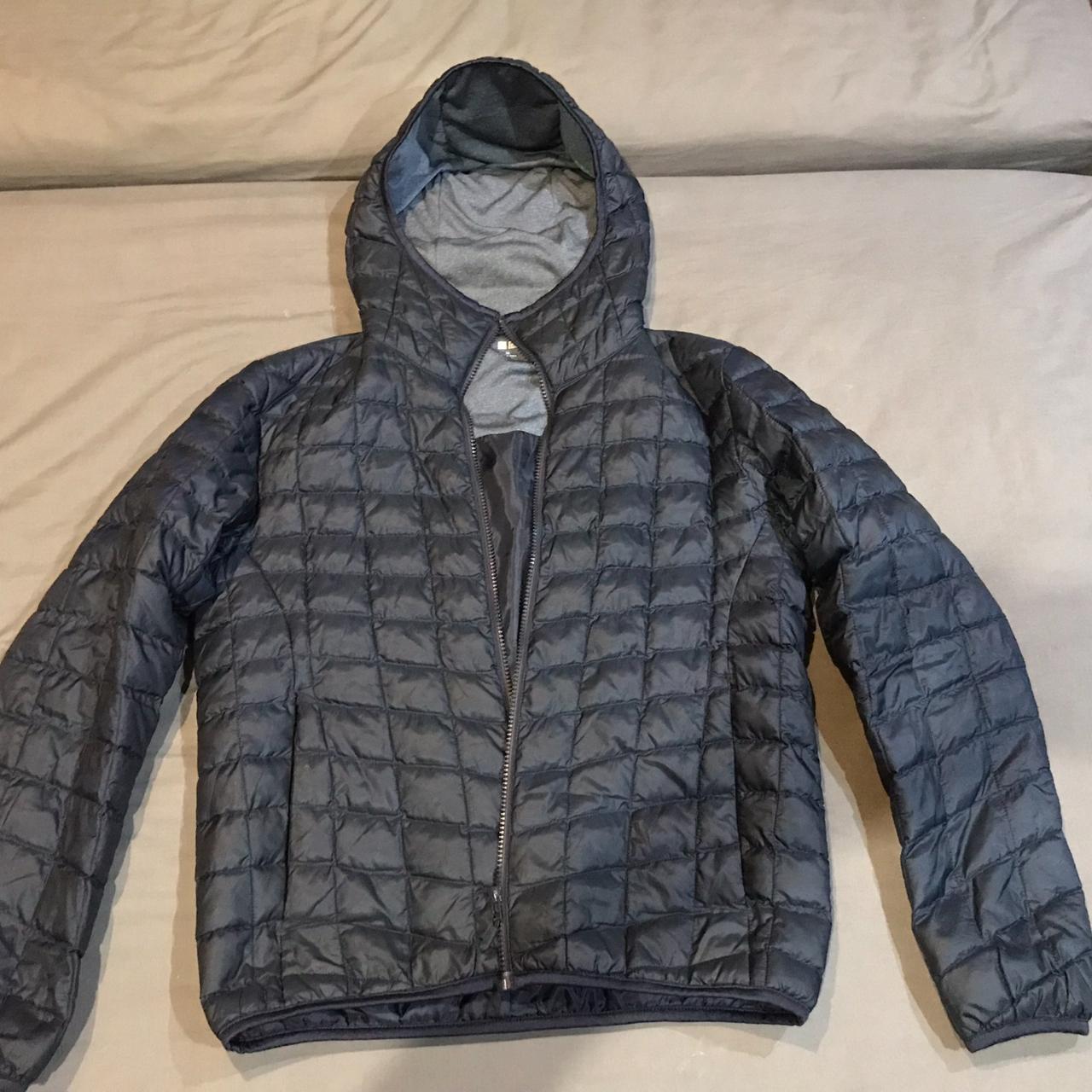 Uniqlo mens hooded puffer jacket, Excellent... - Depop