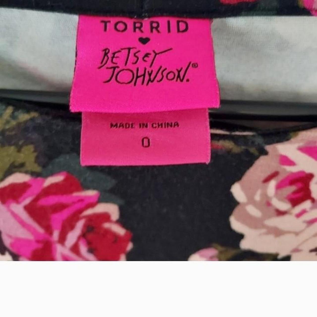 Betsey Johnson by Torrid Floral skater dress size 0,... - Depop