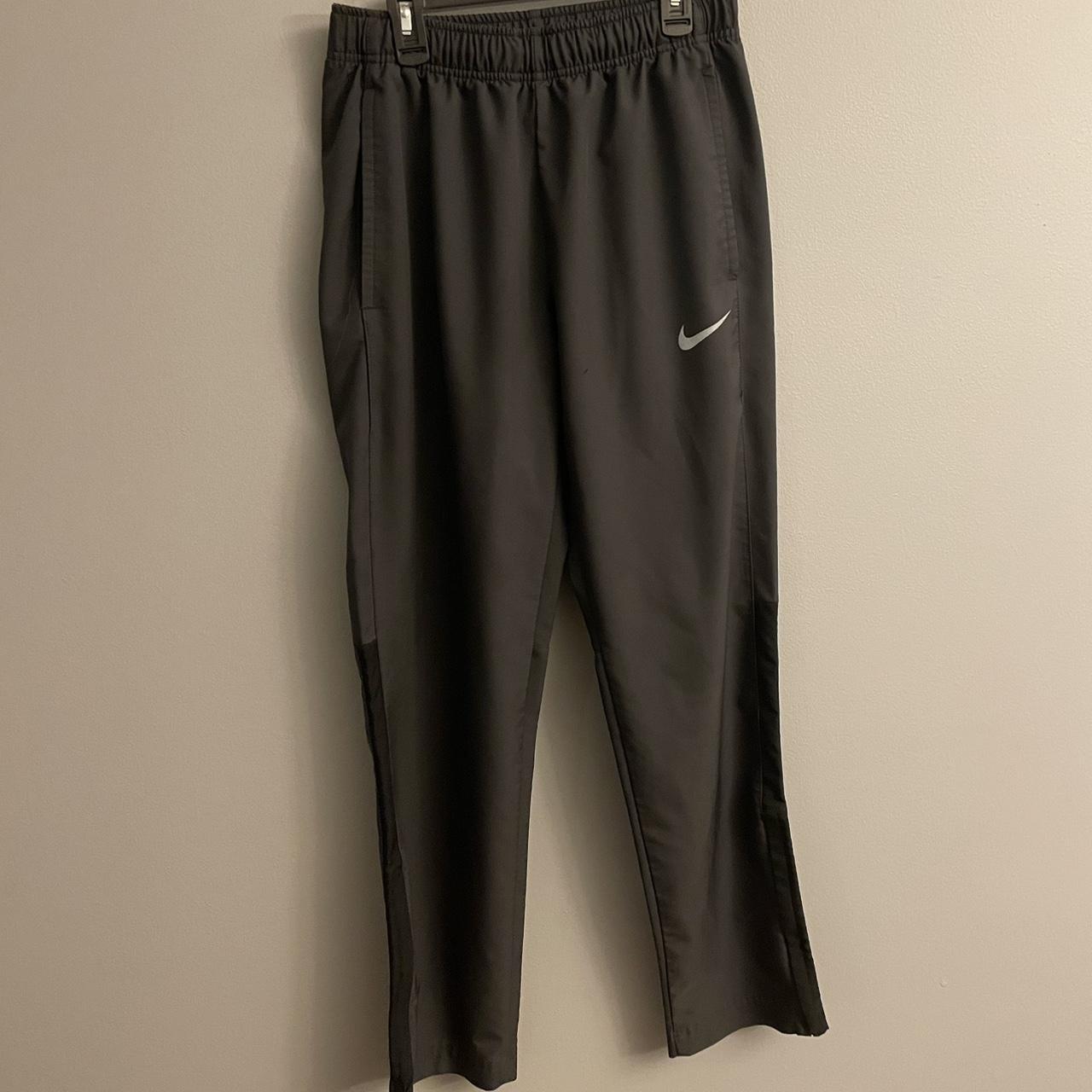 grey Old Navy sweatpants size XL work 2-3 times - Depop