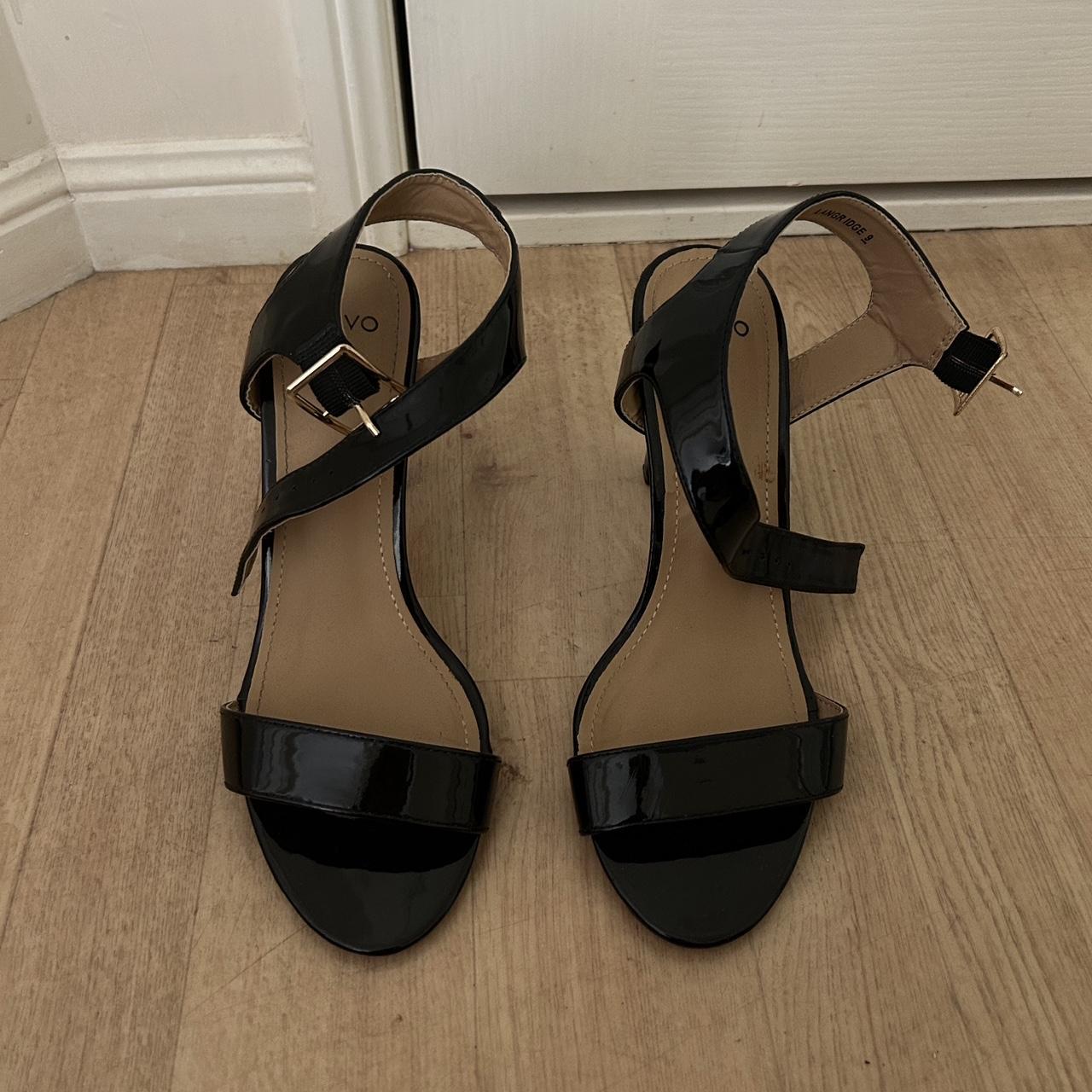 novo black heels