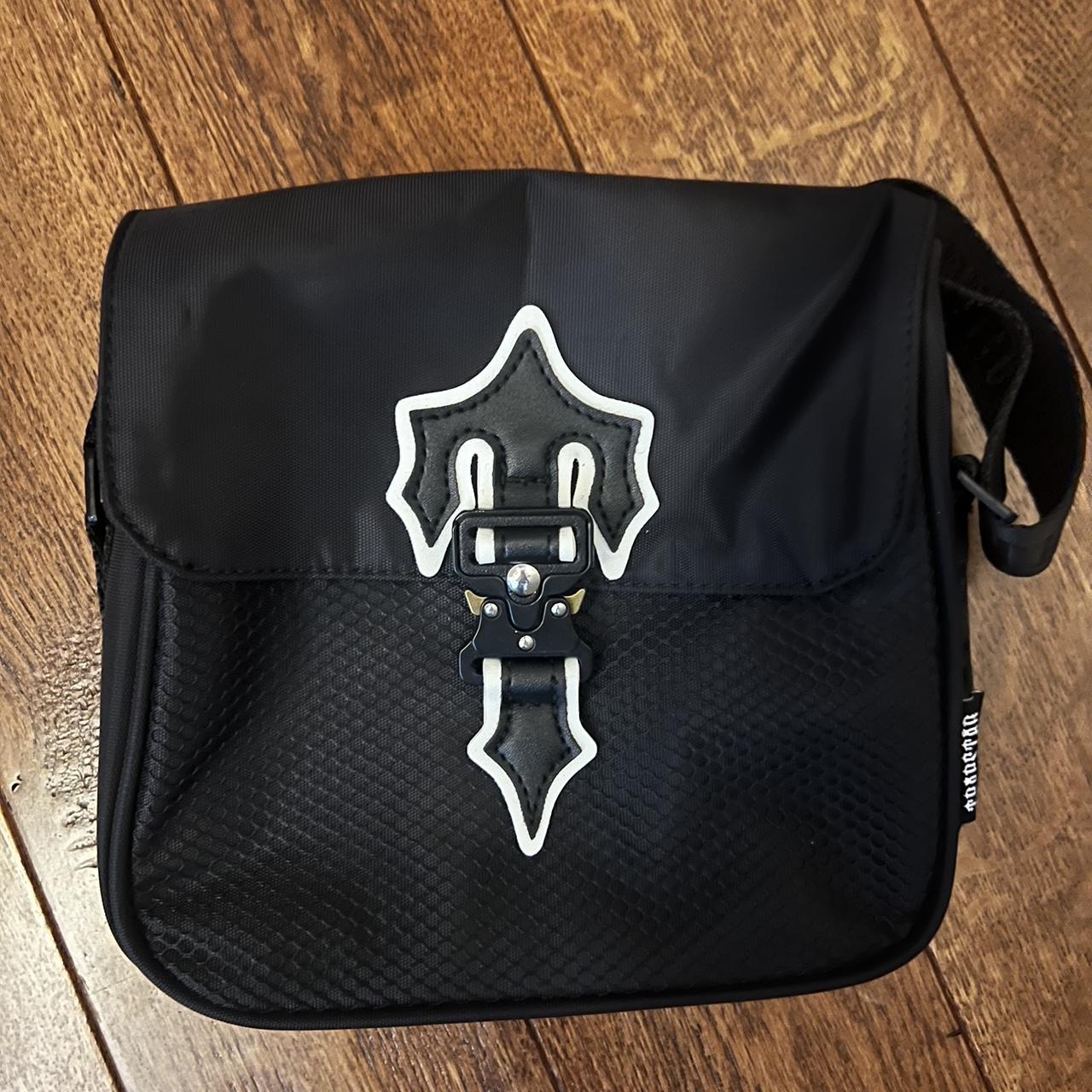 Trapstar bag used 1 time Depop