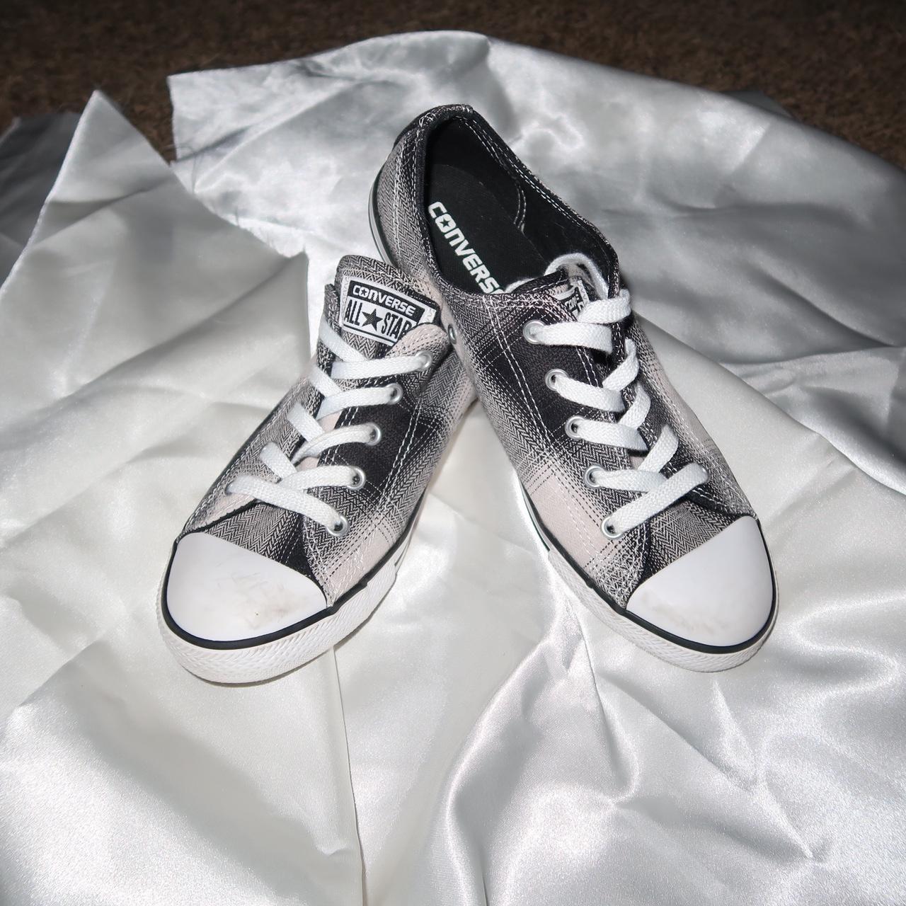 Grey plaid online converse