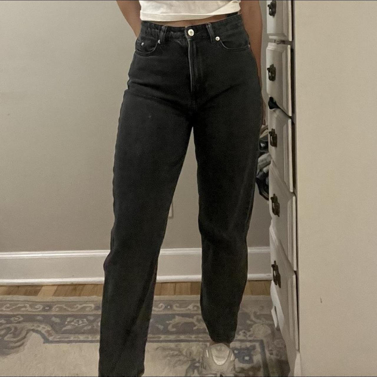 Stone-washed mom Jeans H&M Size: US 2 - I’m 5’2 for... - Depop