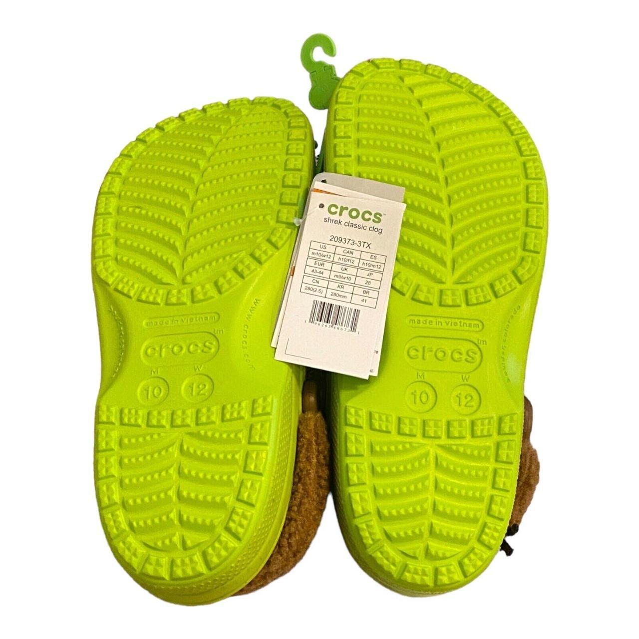 NEW MENS 10 WOMENS 12 SHREK CROCS