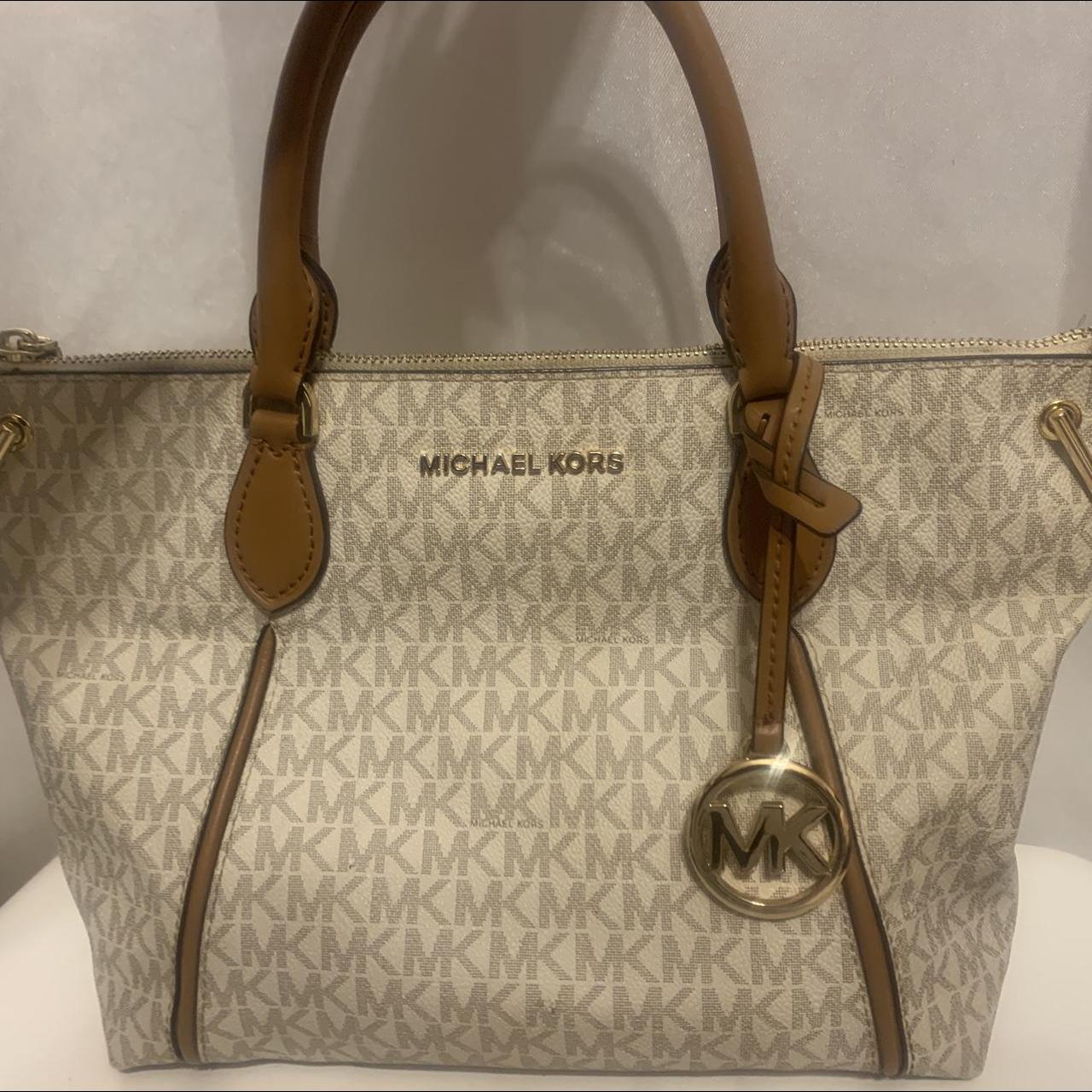 Quaderno bianco Michael Kors 😋 #quaderno - Depop