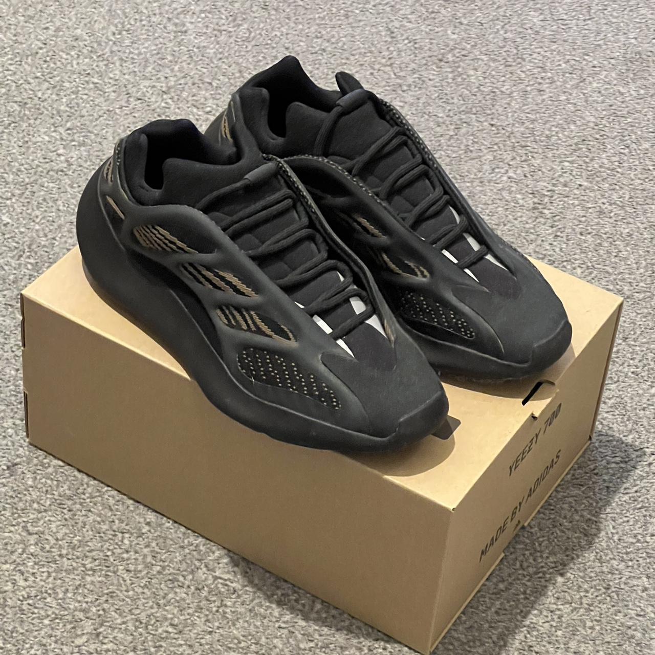 Yeezy 700 Ortholite V3 8 5 Worn Twice Near Mint Depop