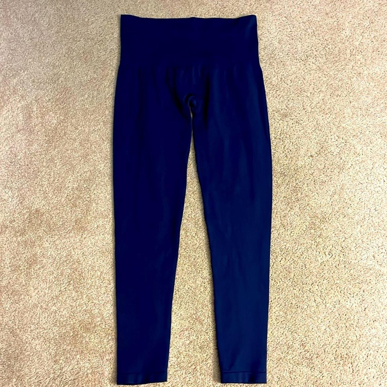 Calia by Carrie Underwood Filament Legging Cropped - Depop