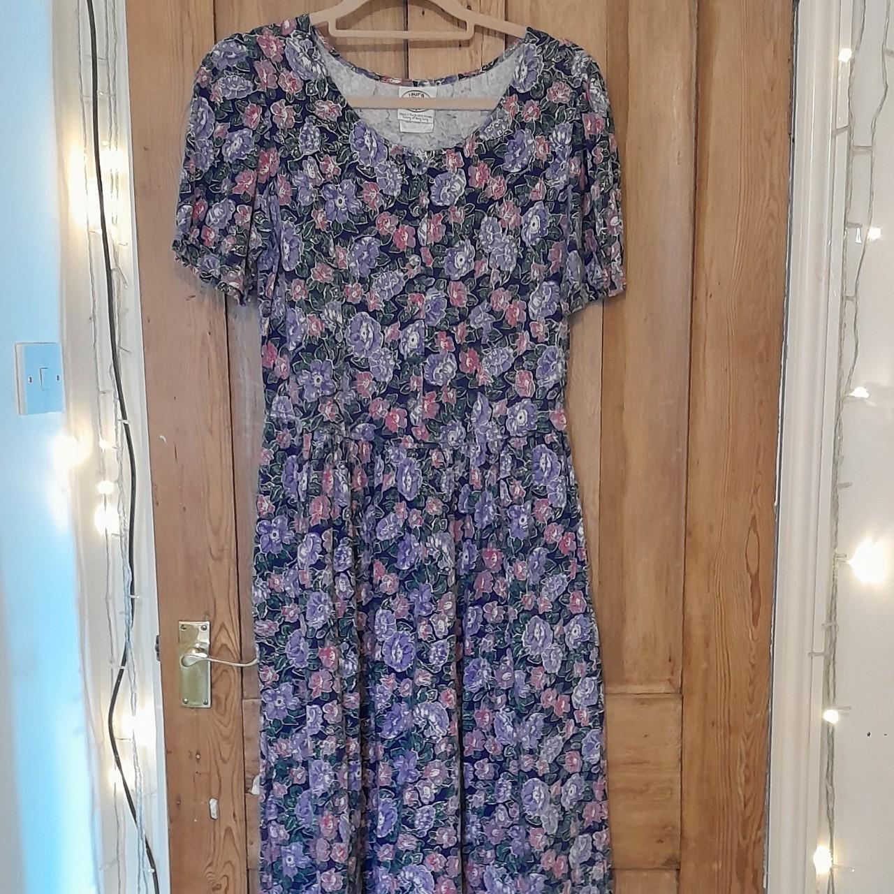 Vintage Laura Ashley long dress, 18-inch Pit to pit... - Depop