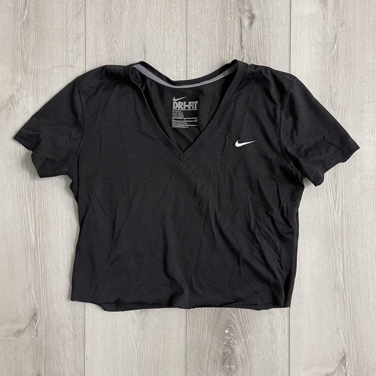 cropped shirt nike