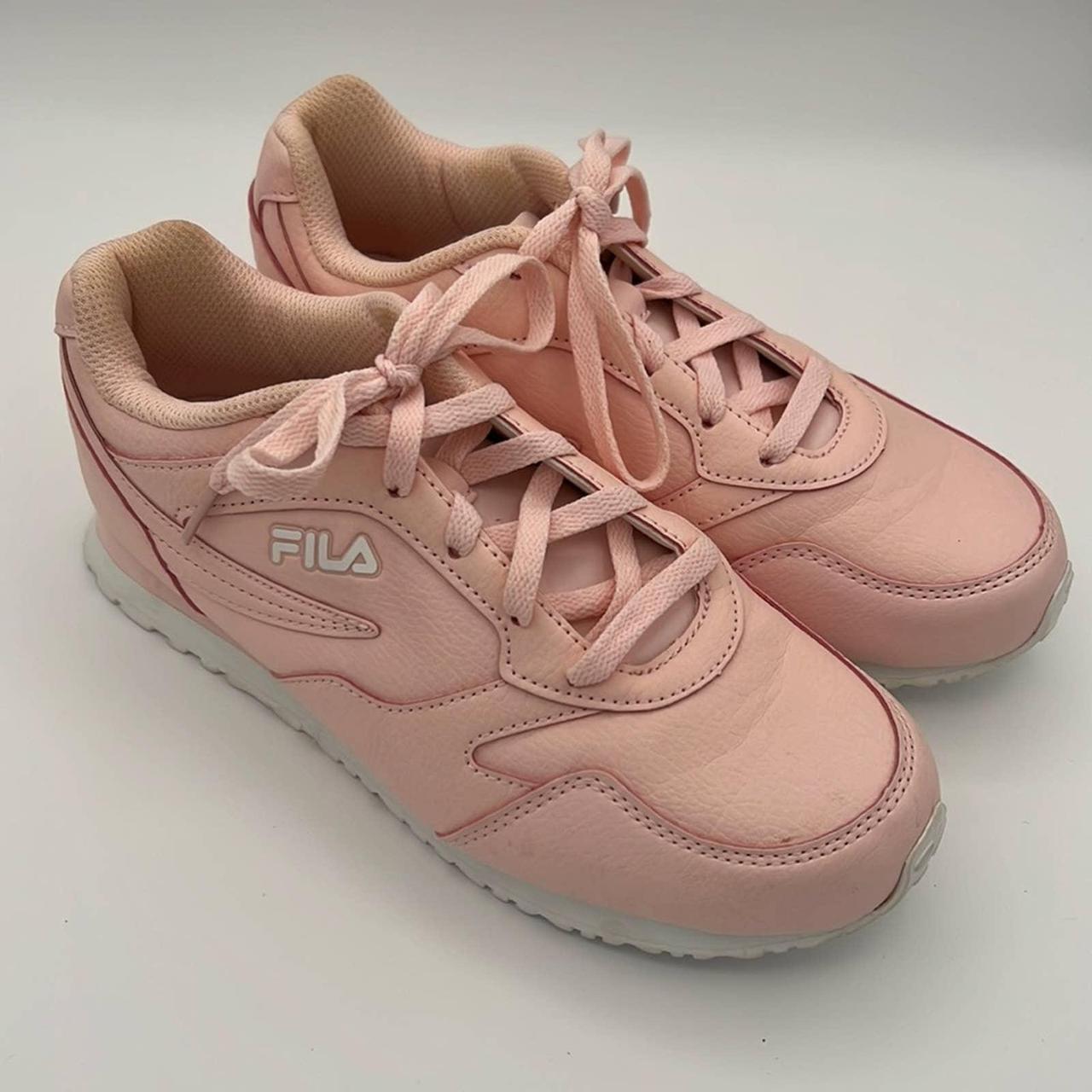 Fila womens sneakers deals pink