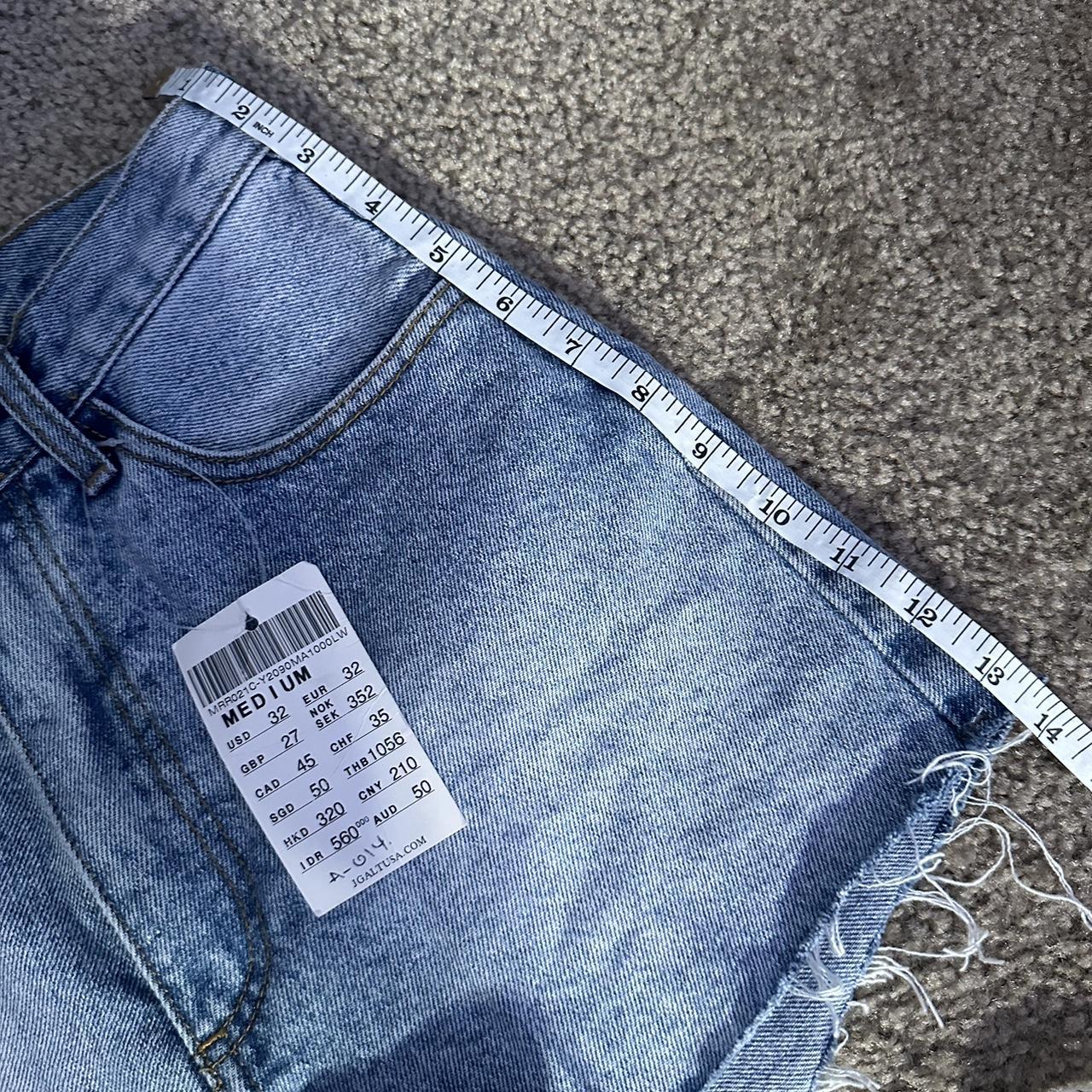 brand new brandy melville jean shorts!, ⭐️dm me if you...