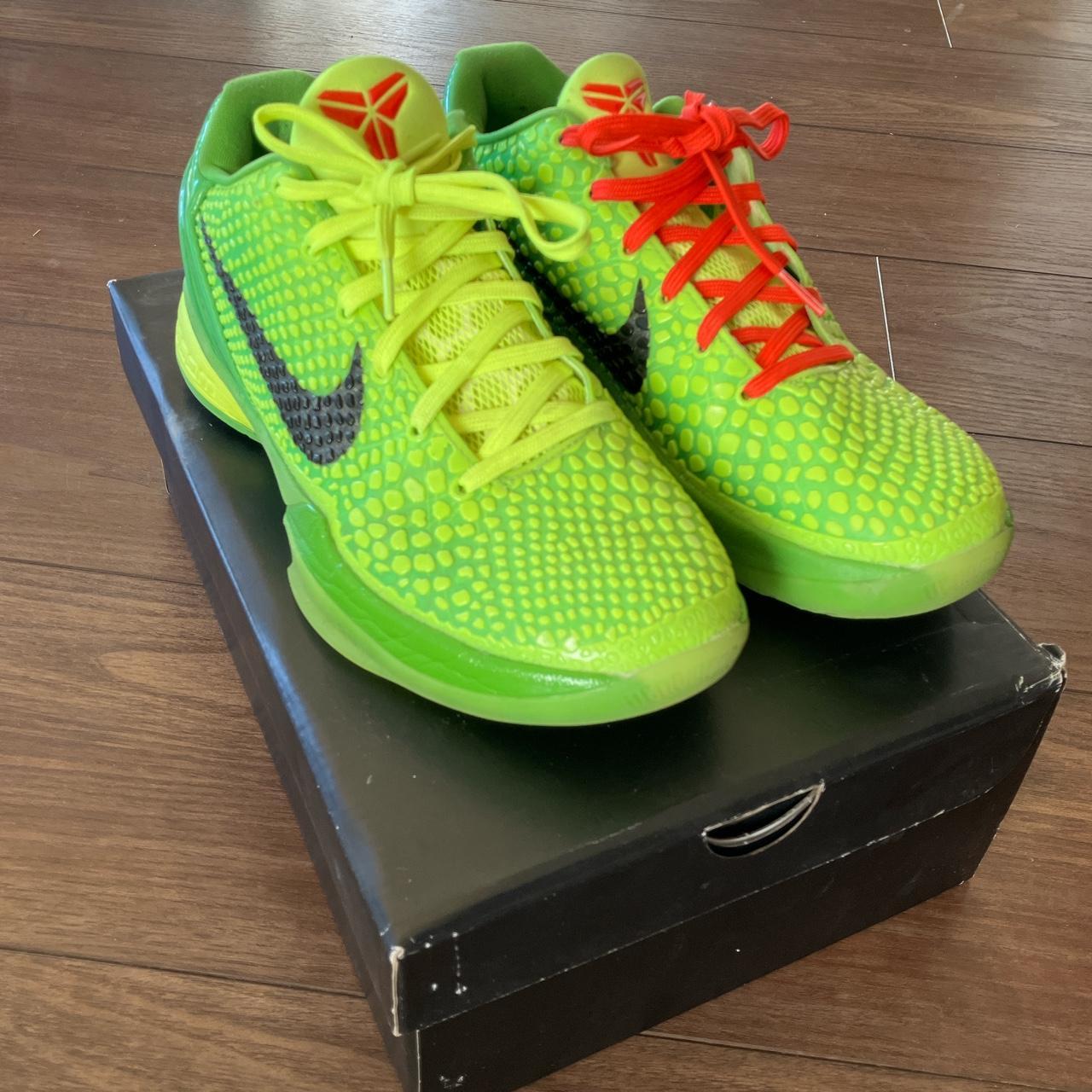 Zoom kobe 6 outlet grinch mens volt/black-green apple-crimson