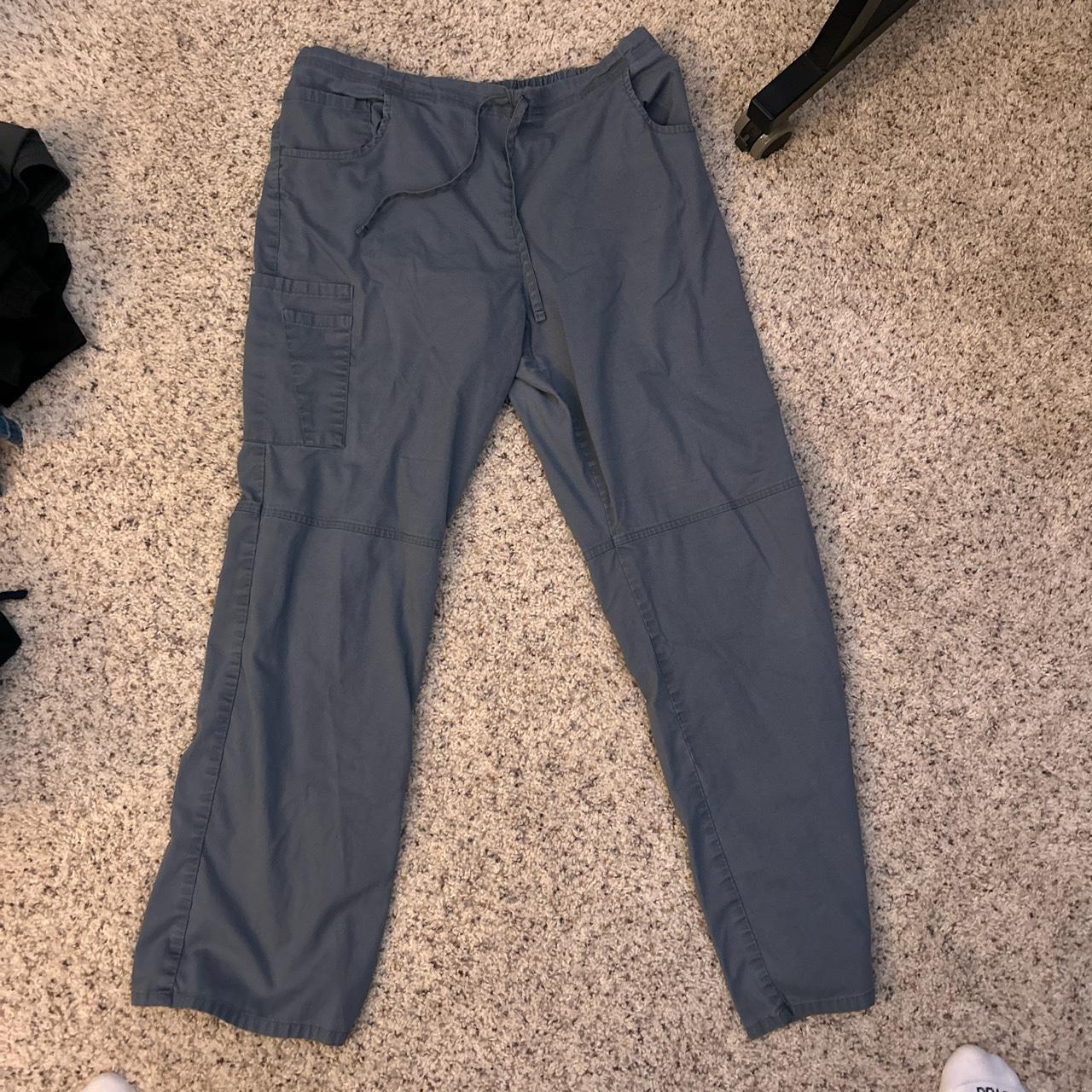 Grey Scrub star scrubs size medium in great... Depop