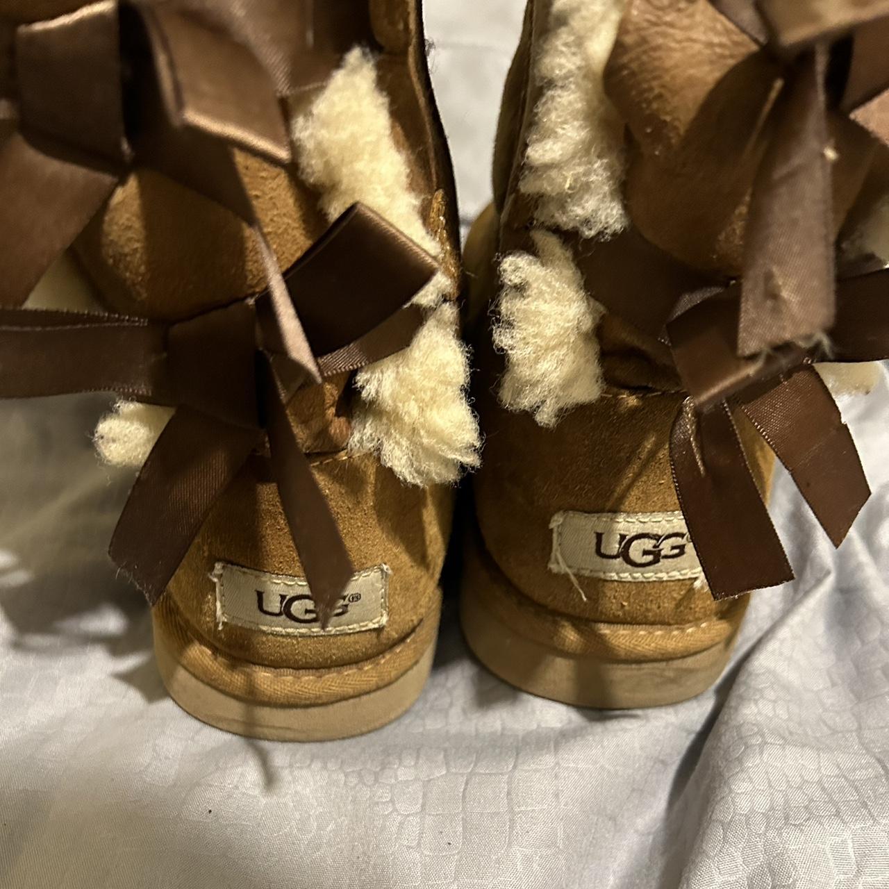 BAILY BOW UGGS WORN NEEDS TO GO SEND OFFERS - Depop