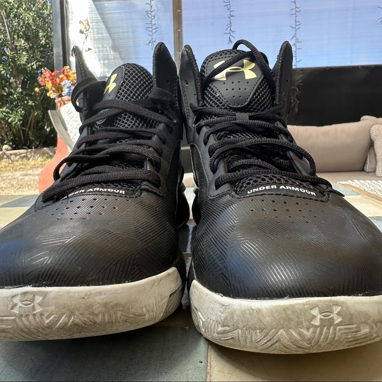 ua womens basketball shoes