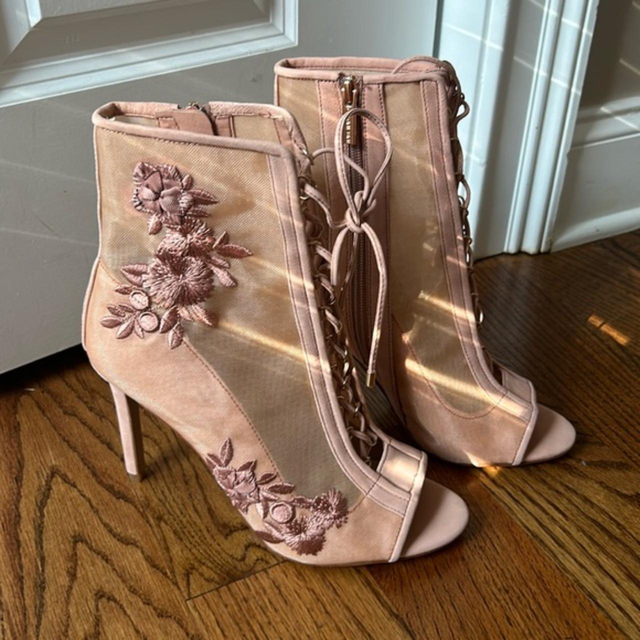 Gianni Bini New with Tags Size 9.5 Rose Embroidered. Depop