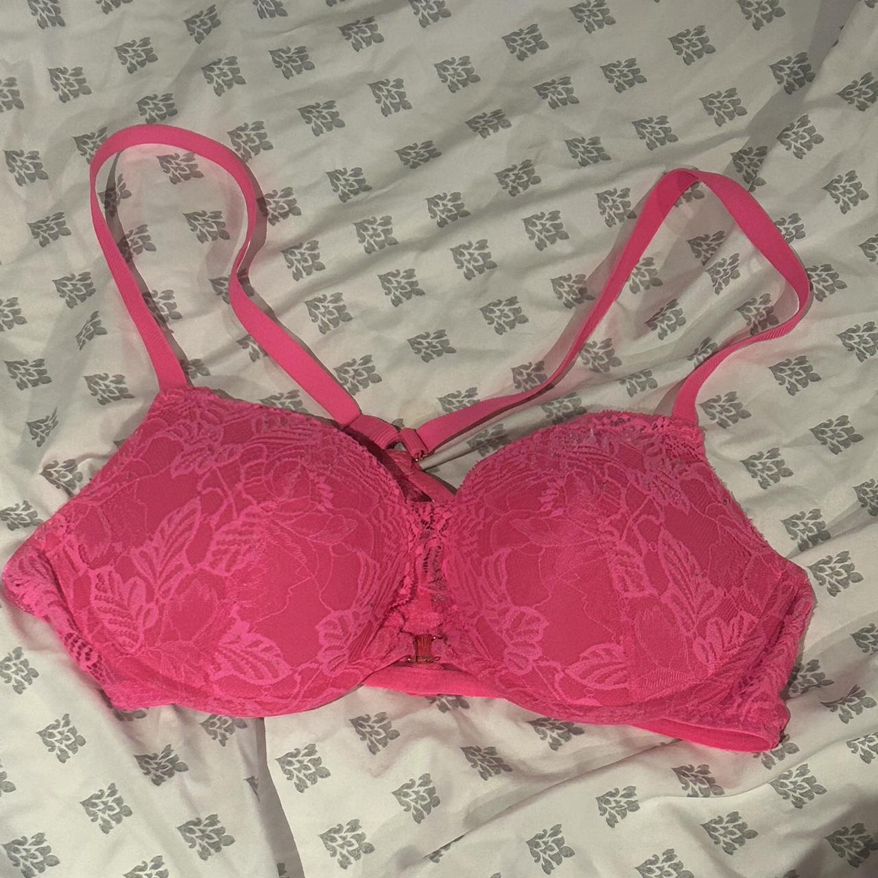 34C target bra i wore this like once and never again... Depop