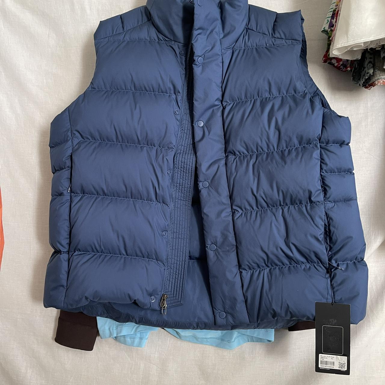 Wunder Puff Vest ルルレモン　メンズ　Mサイズ Lululemon Wunder Puff Vest - Medium Olive - lulu fanatics