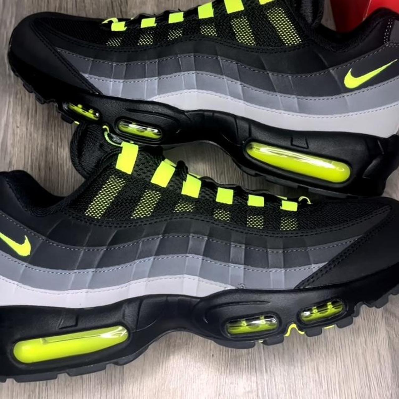 95 neons
