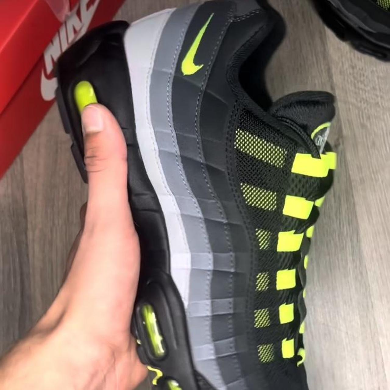 95 neons
