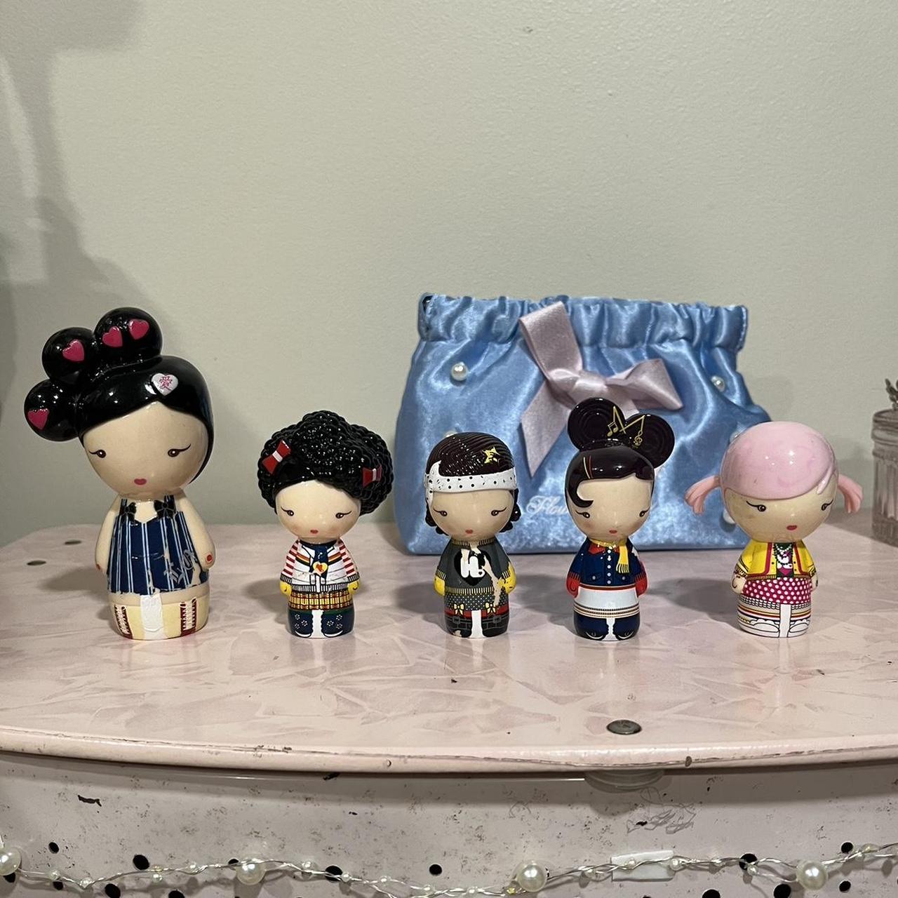 Set of five Harajuku lovers perfume topper