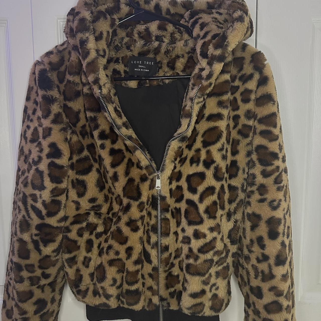 Comfortable Cheetah Print Fur Jacket - Depop