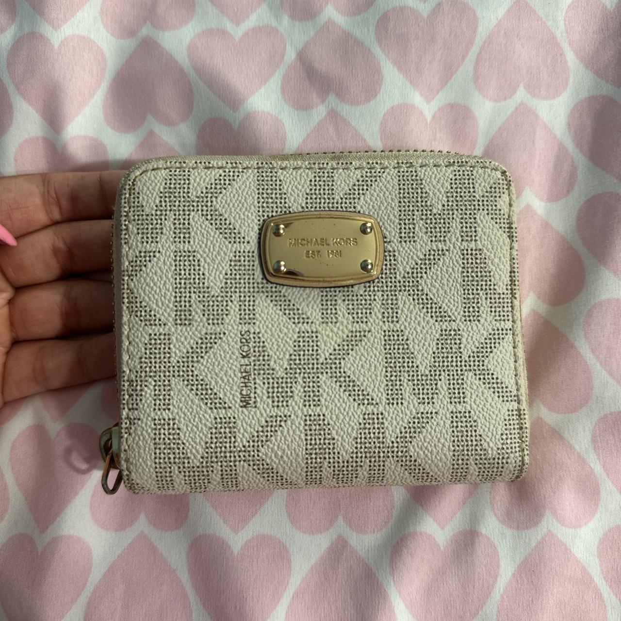 Michael Kors Wallet Smoke free home - Depop