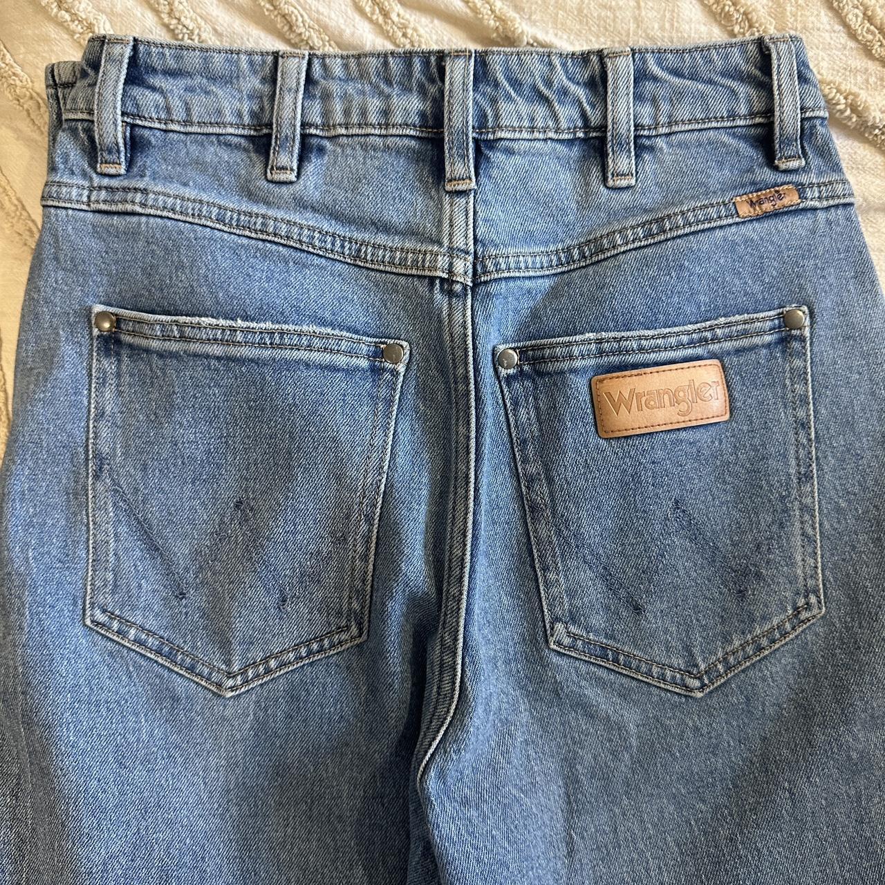 Wrangler Jeans Super comfortable fit, size 6 but it... - Depop