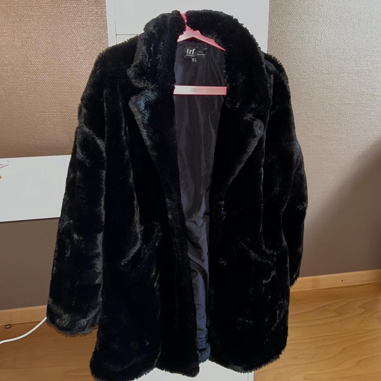 Manteau noir fourrure Zara Depop