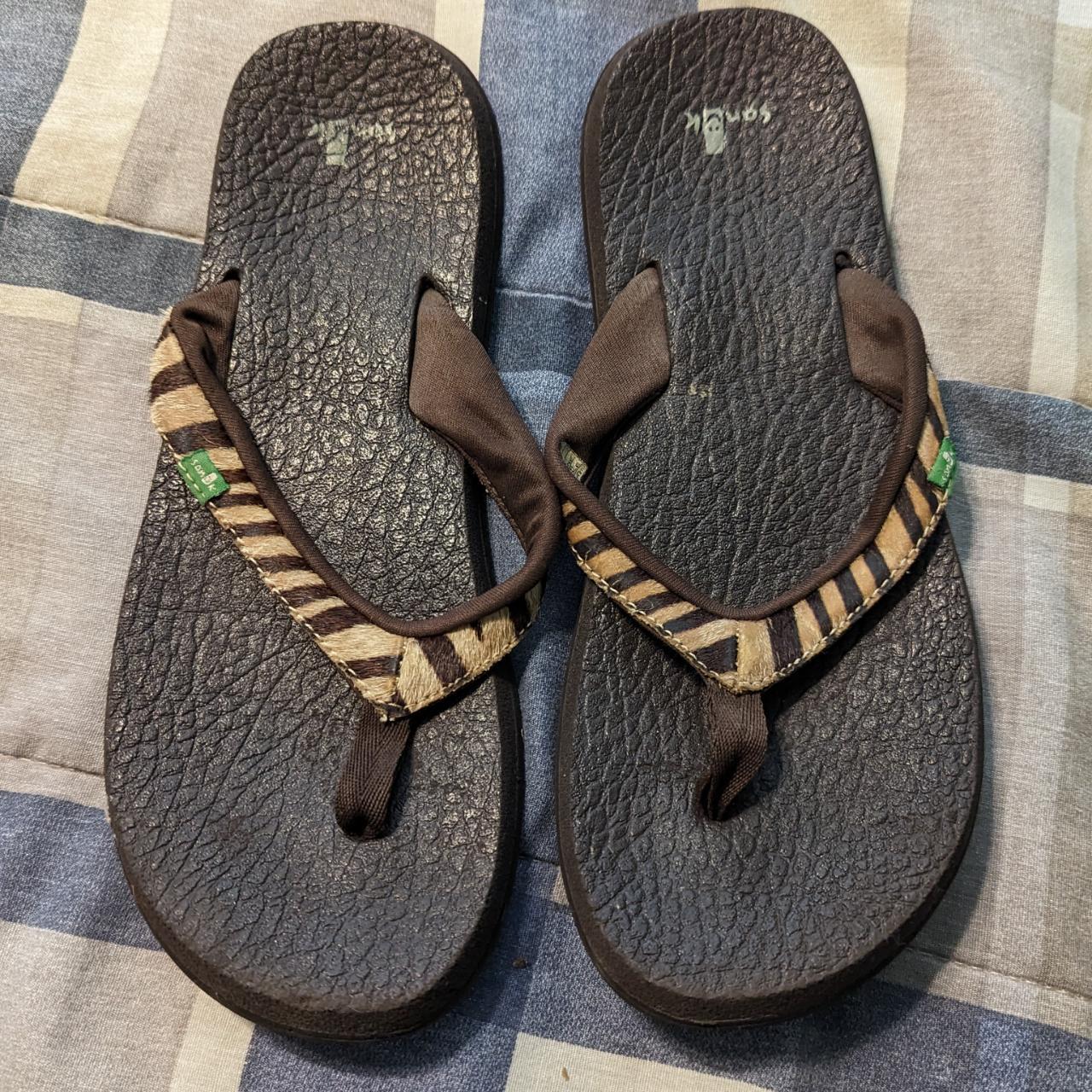 sanuk flip flops