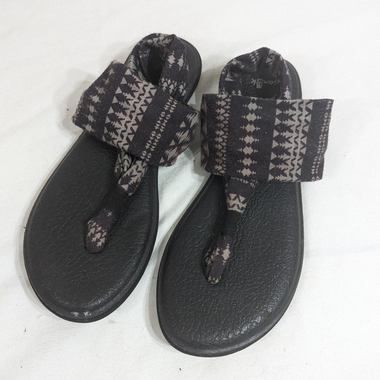 sanuk sandals