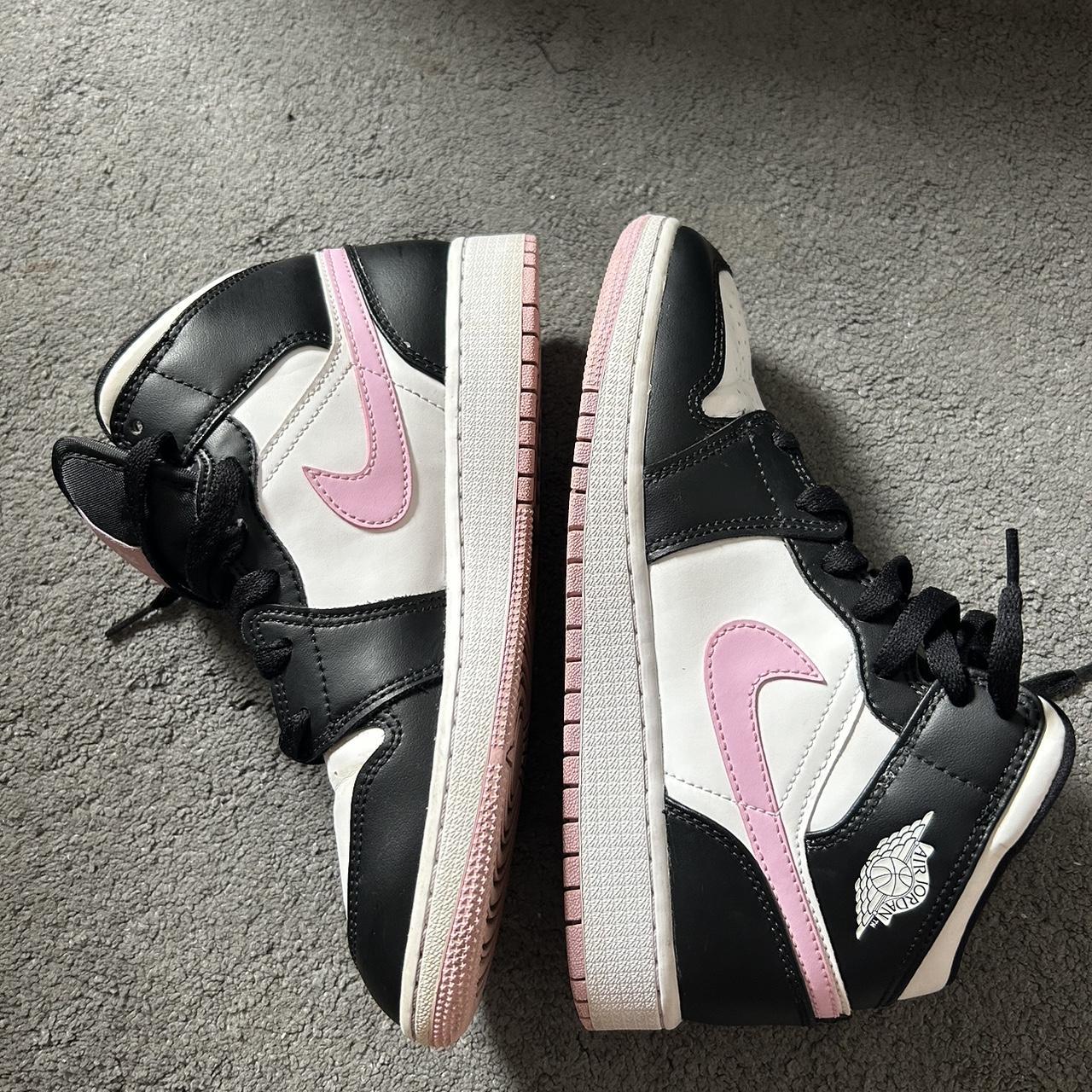 Jordan 1 Mid (GS) authentic Medium Soft Pink Size 5Y