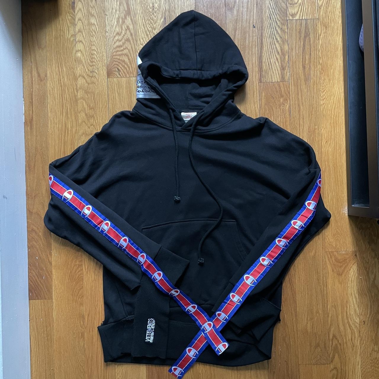 Hoodie vetements x champion best sale