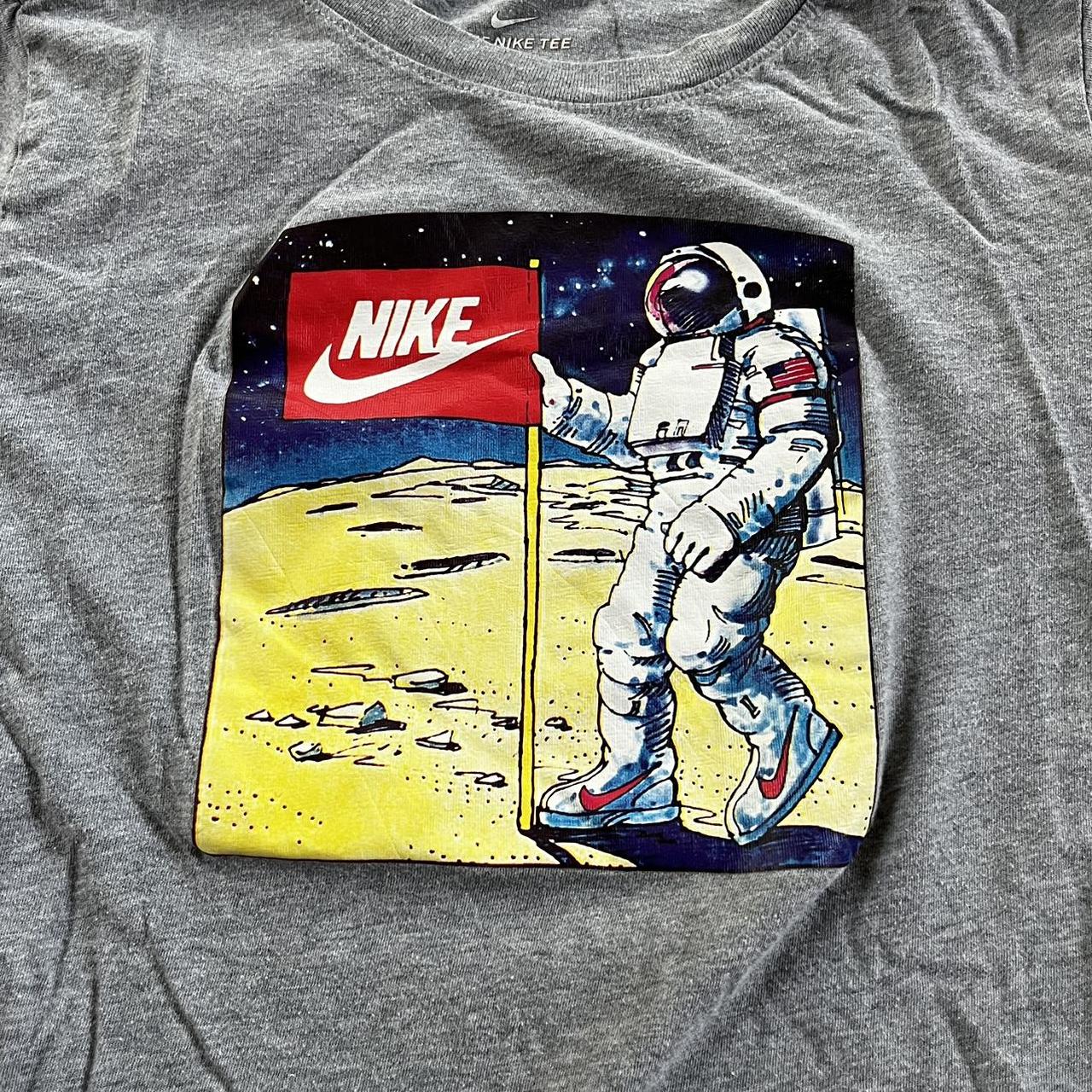 Nike Flag Astronaut On the Moon Tee Size Kids