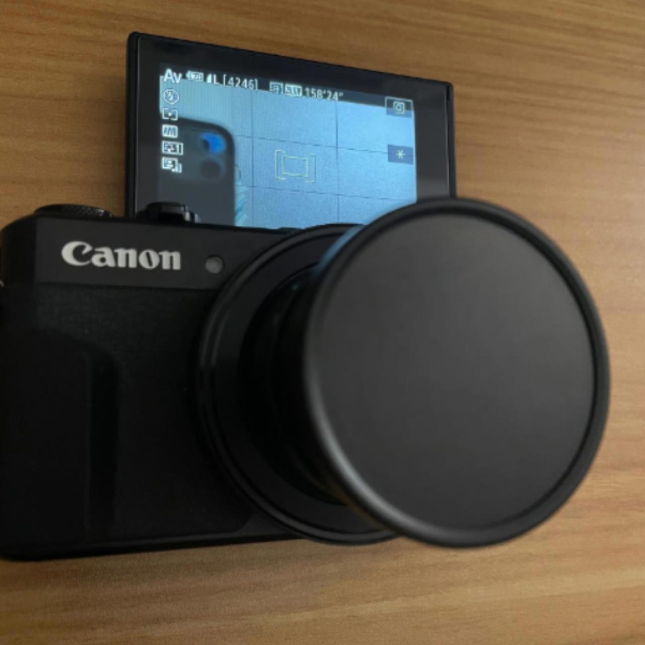 Canon g7x mark ii , it comes with a charger ,battery... - Depop