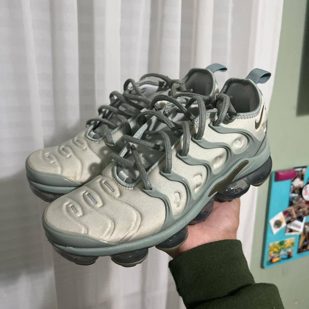 vapormax plus mica green