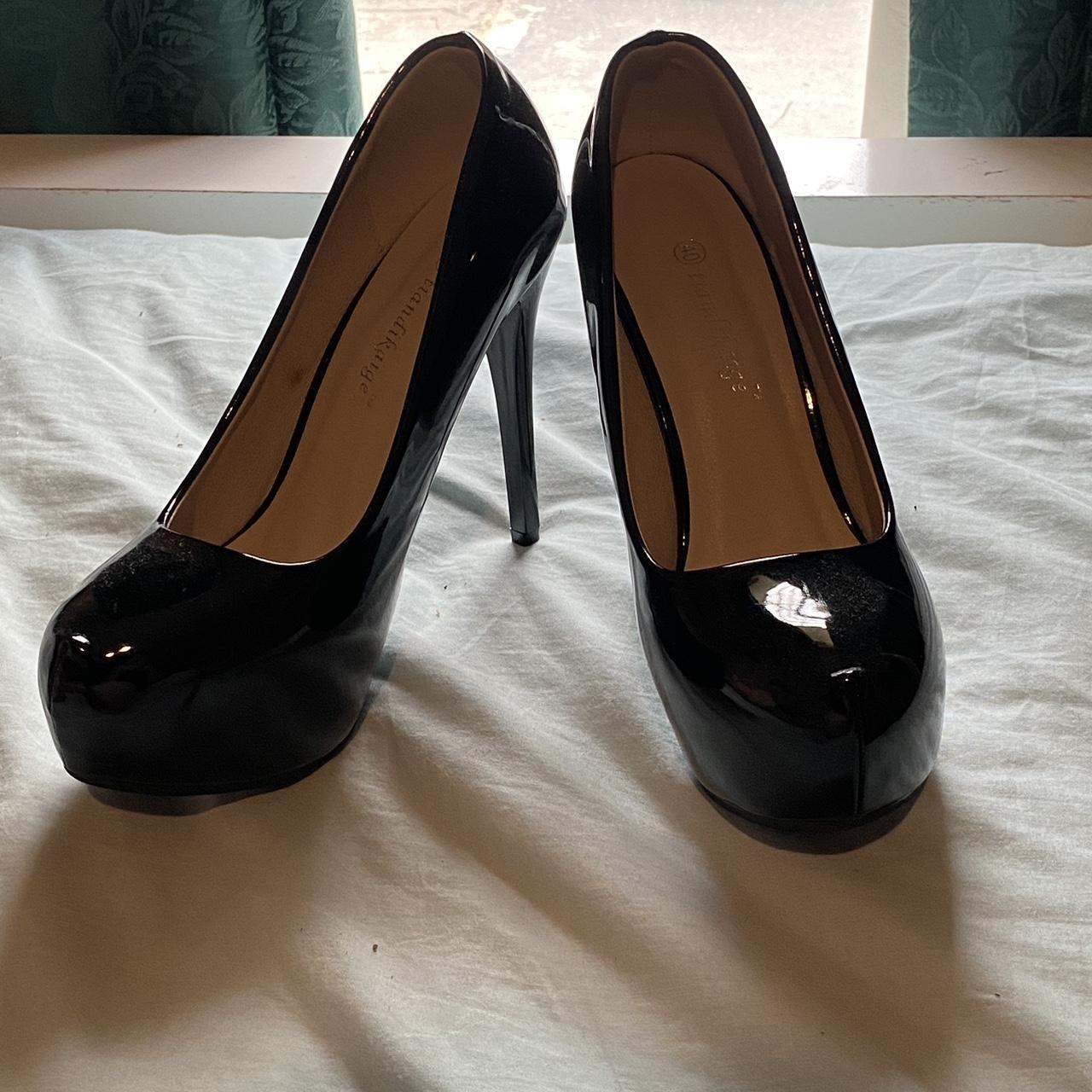 stiletto pumps black