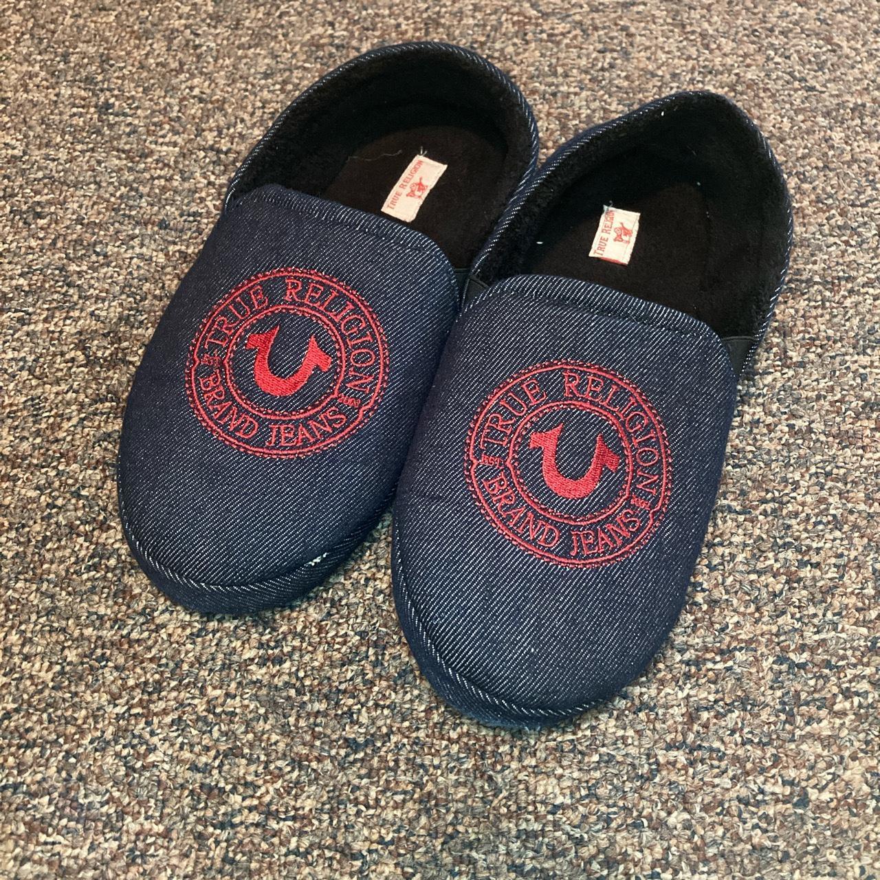 True religion deals slippers