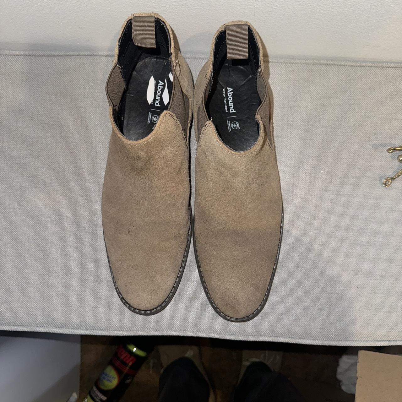 chelsea boots tan color