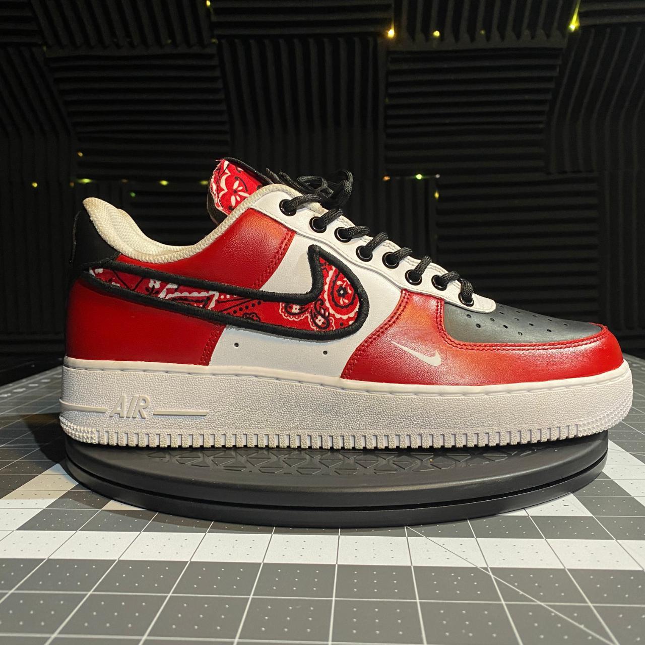 Red bandanna online shoes