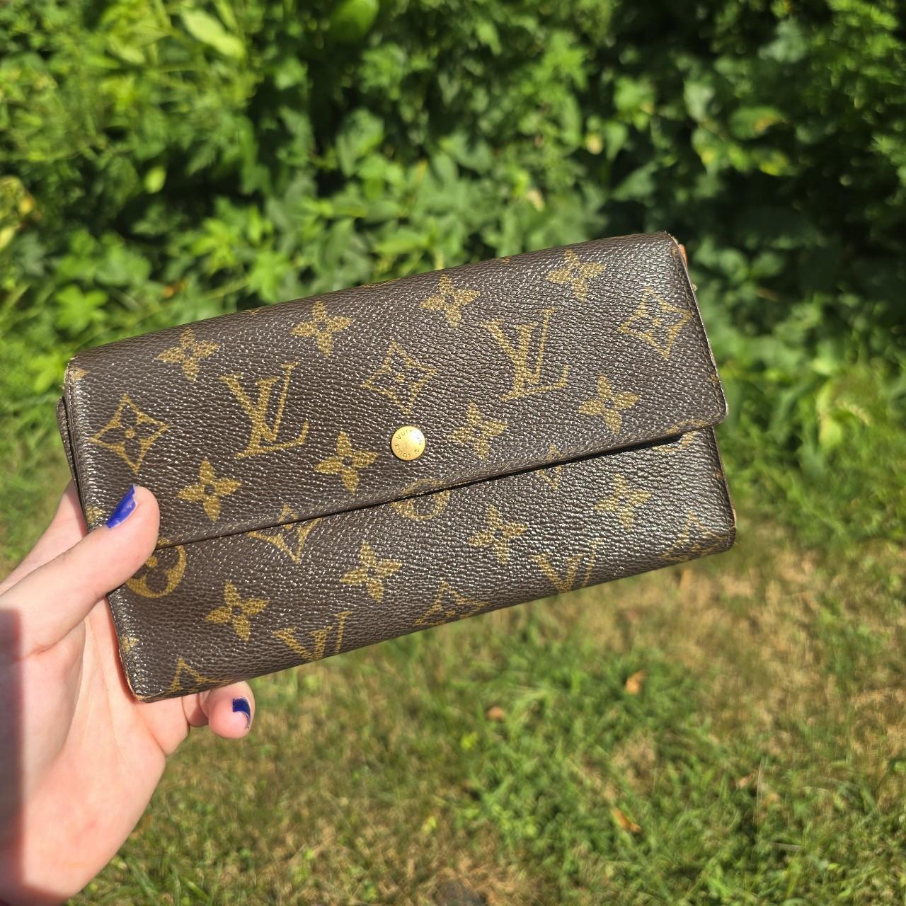 Authentic Louis newest Vuitton International Long Wallet / Crossbody