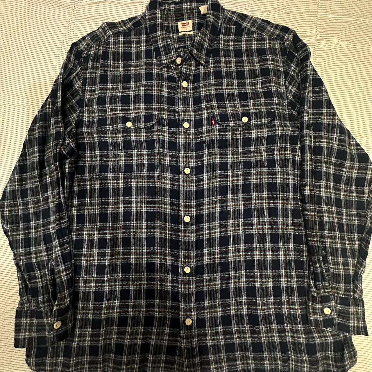 Levis relaxed flannel XXL 9/10 #levis #flannel... - Depop