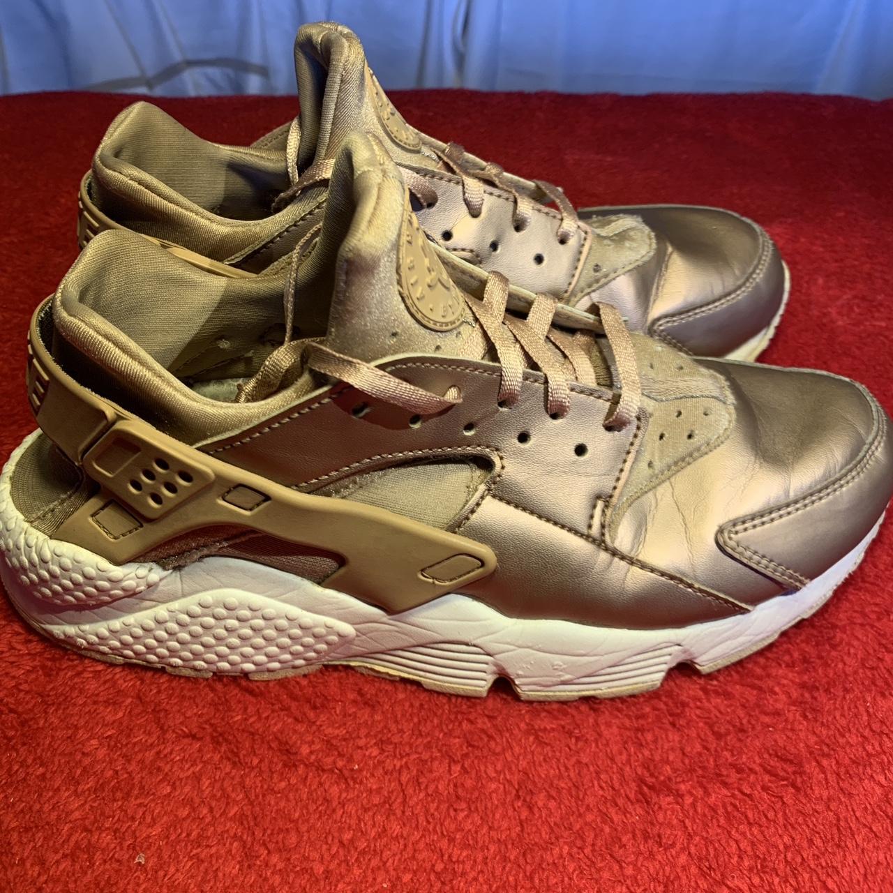 Nike huarache womens tan best sale