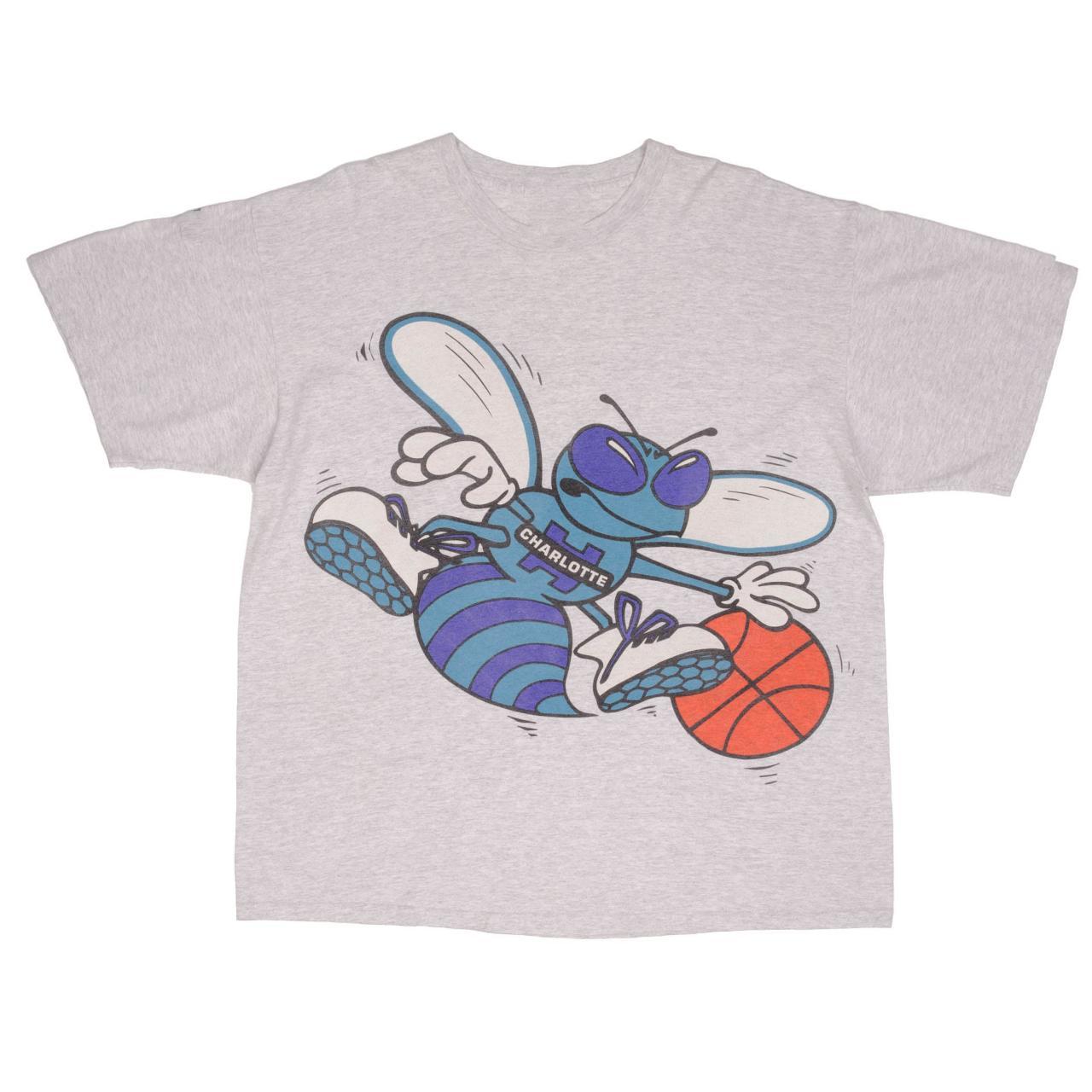 Charlotte Hornets selling Vintage Tshirt