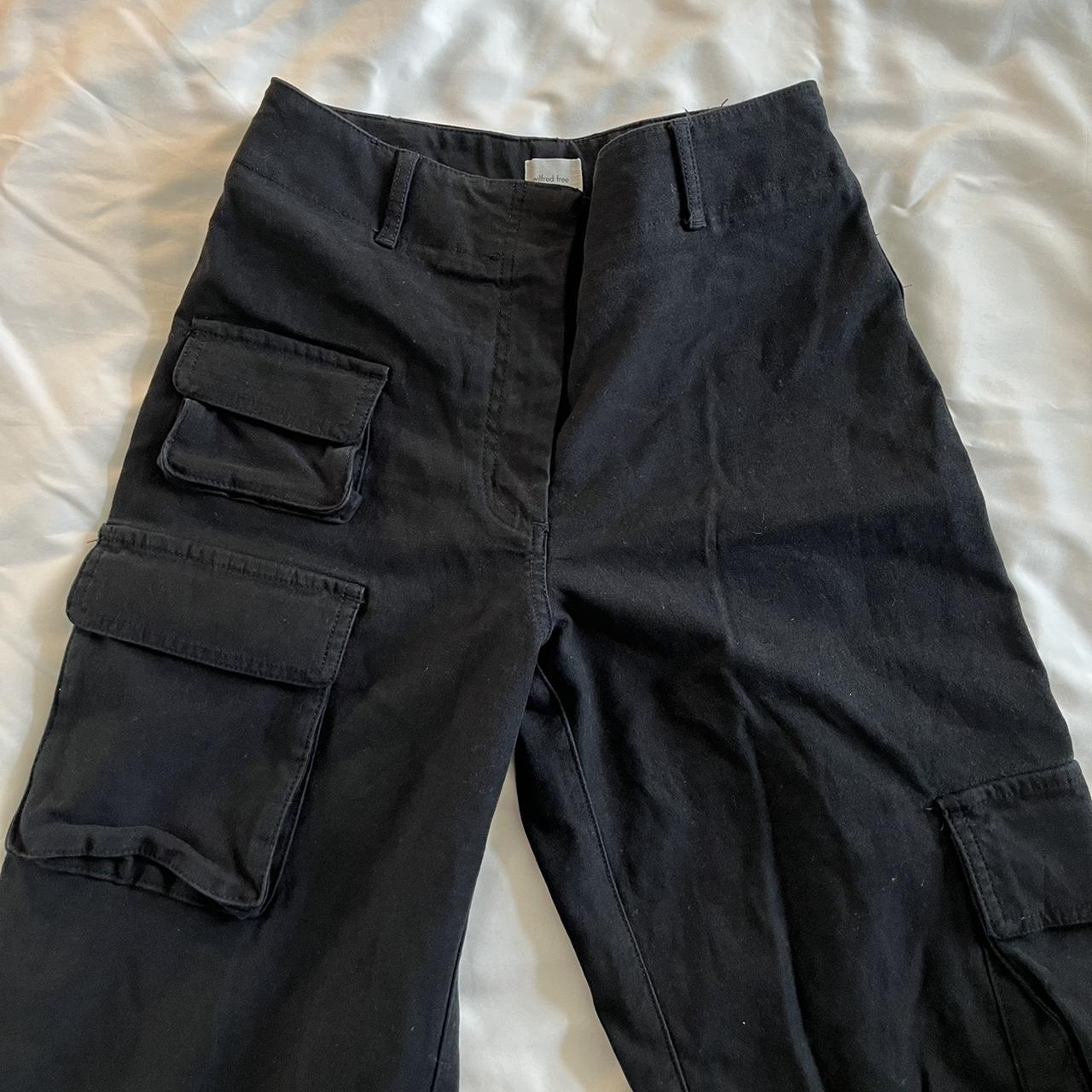 Aritzia Ascendant Cargo Pants Utility pockets... - Depop