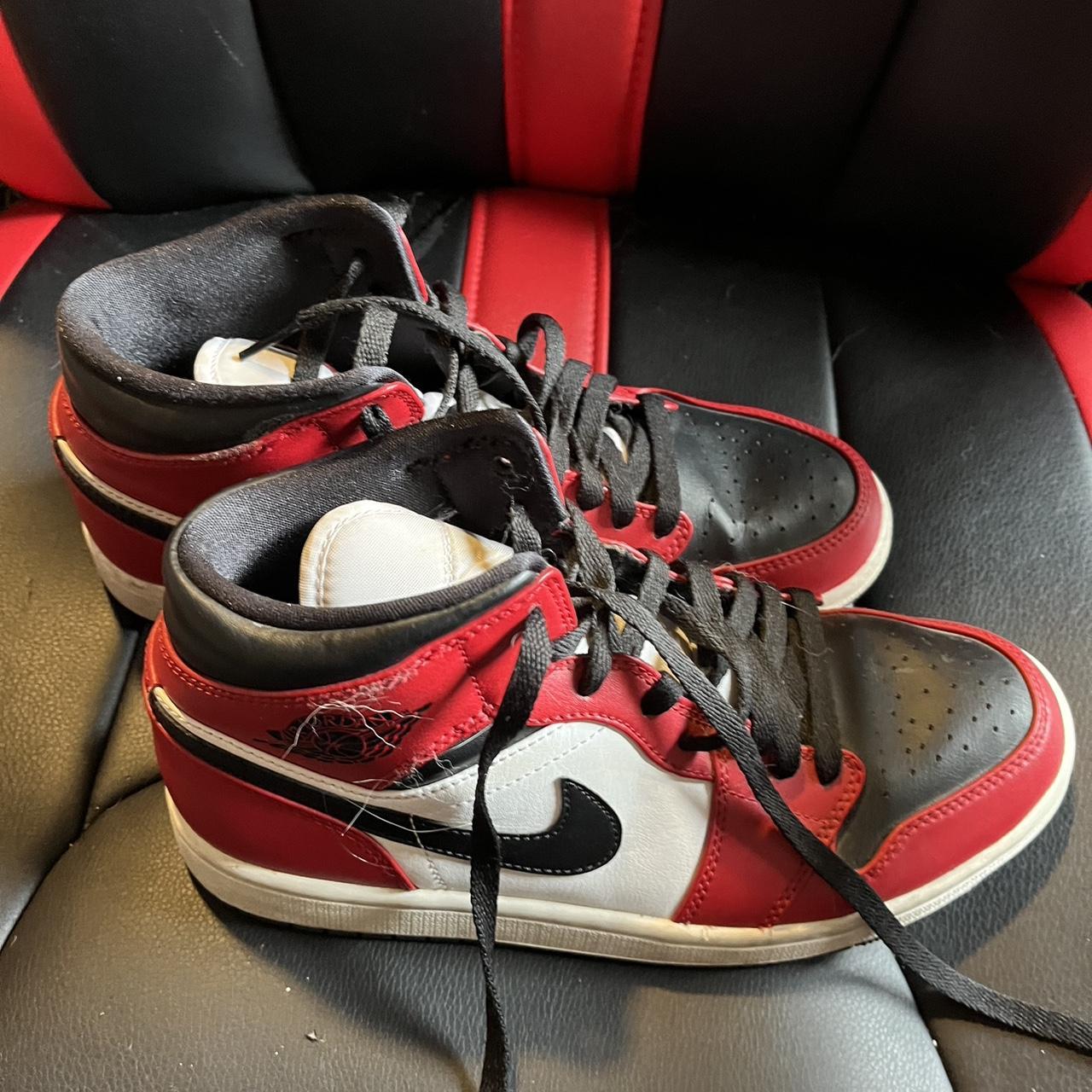 Air Jordan 1 Mid 'Chicago' – Urban Street Wear