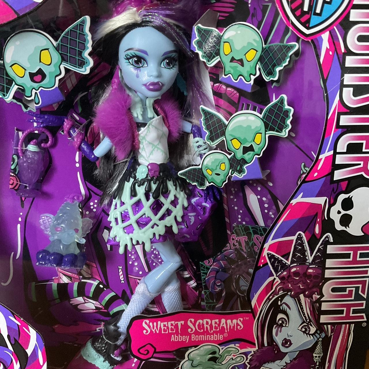 Monster selling High Sweet Screams Abbey Bominable Complete