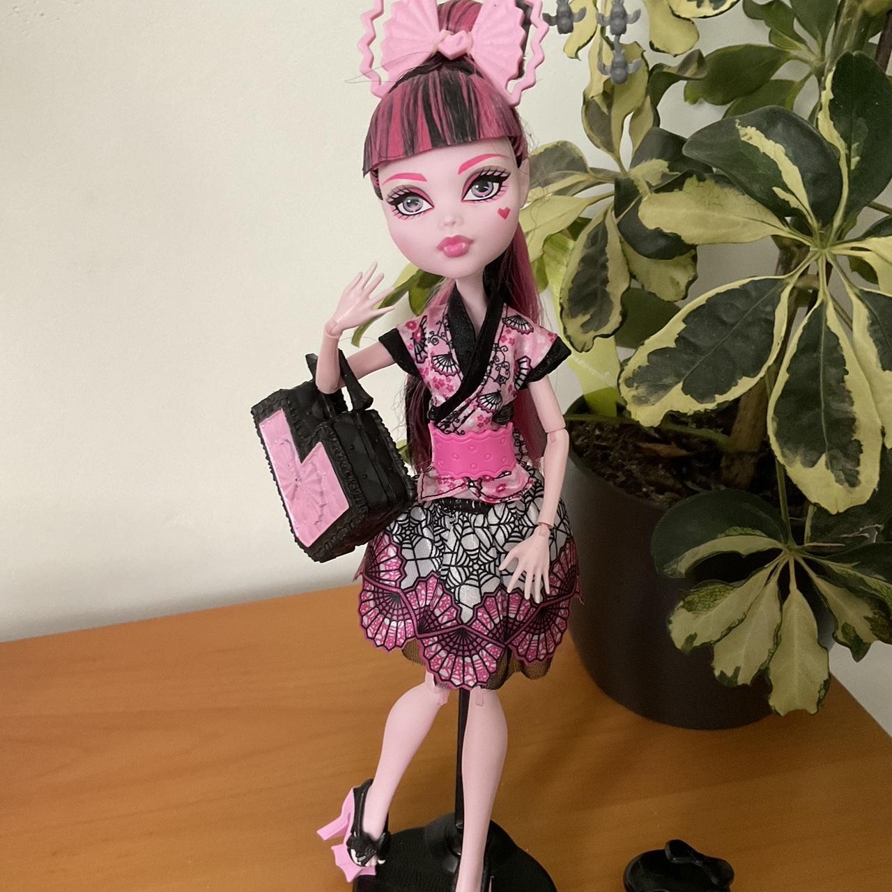 Monster High Monster Exchange Program Draculaura Doll good