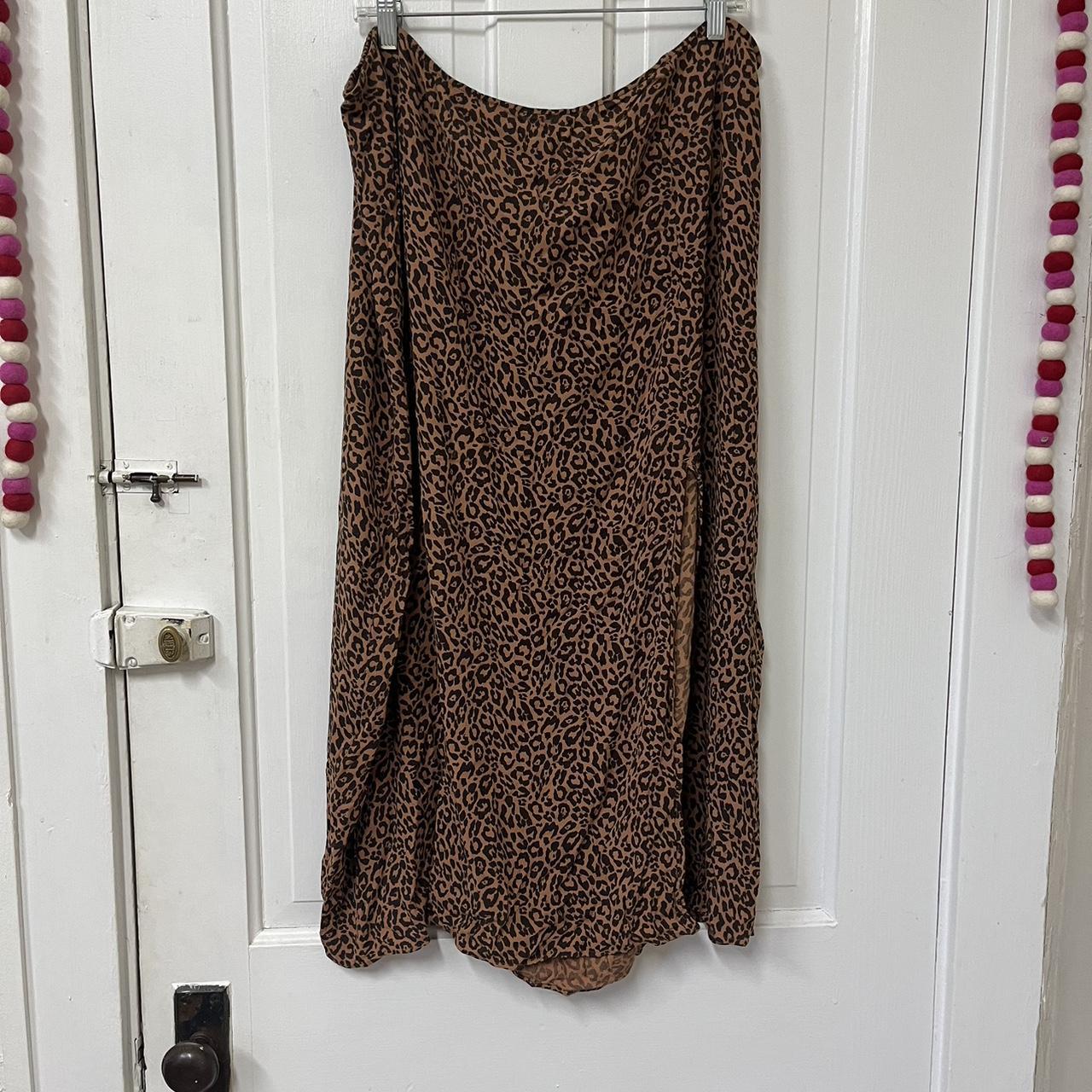 American Eagle Leopard Print Midi Skirt Leg