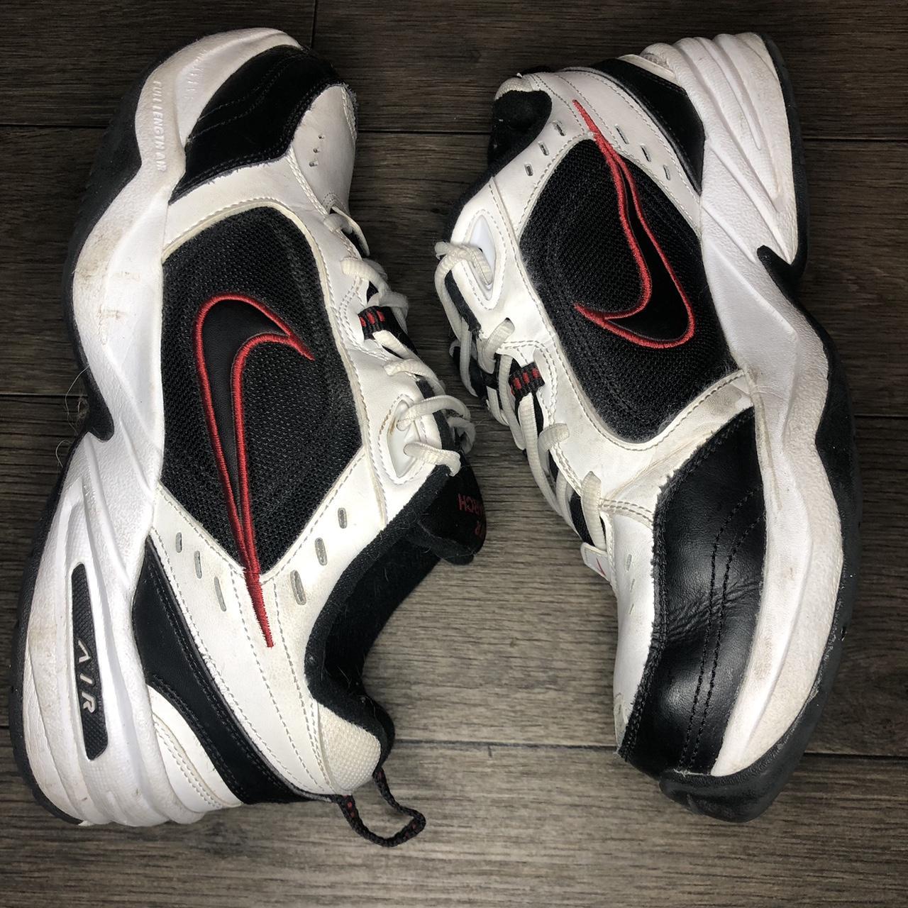 Air monarch outlet red white black